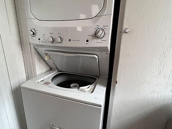 2nd image of 391 Overdale St #5