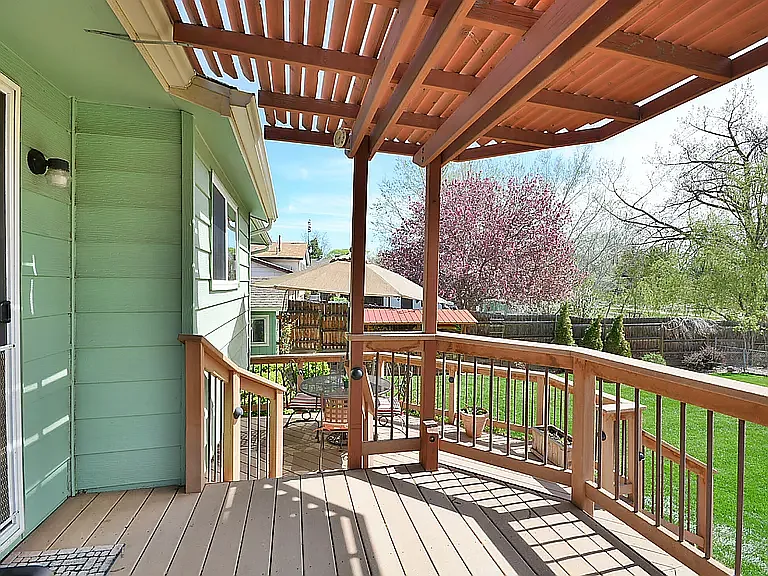 1403 Lefthand Dr — Photo 8