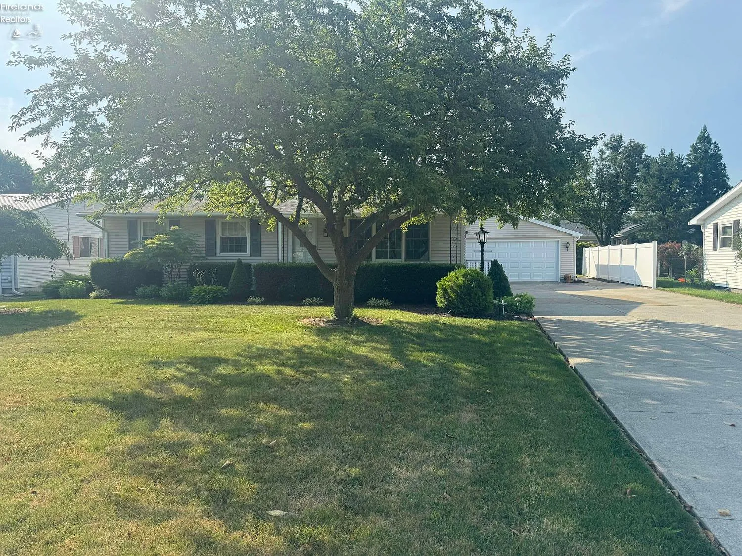 320 W Strub Rd photo 1
