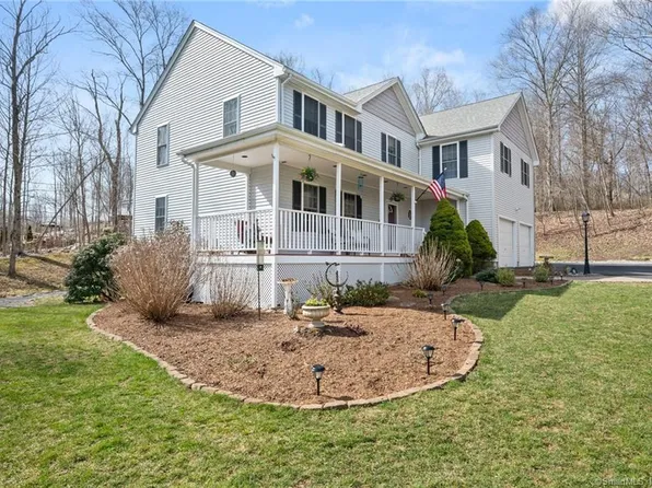 12 Greystone Court, Ledyard, CT 06339