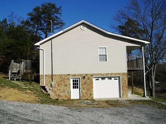3rd image of 1344 Paradise Ln