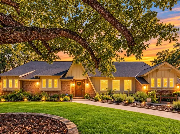 7823 Fairdale Ln, Houston, TX 77063