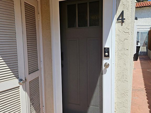2nd image of 1760 Diamond St #4