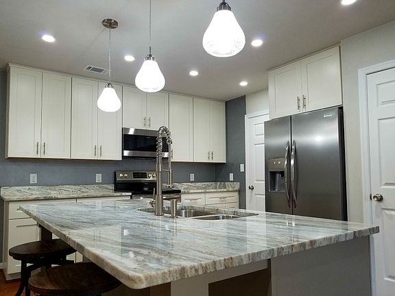 3rd image of 942 Strickland Blvd
