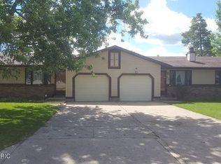 6670 Pleasantview Dr NE, Rockford, MI 49341