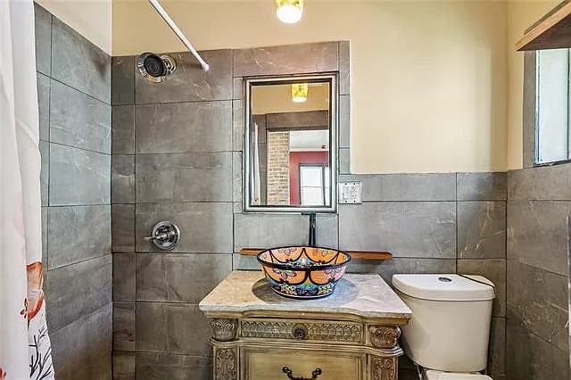 1611 Hollygrove St — Photo 11