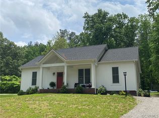 613 10th St, Blackstone, VA 23824