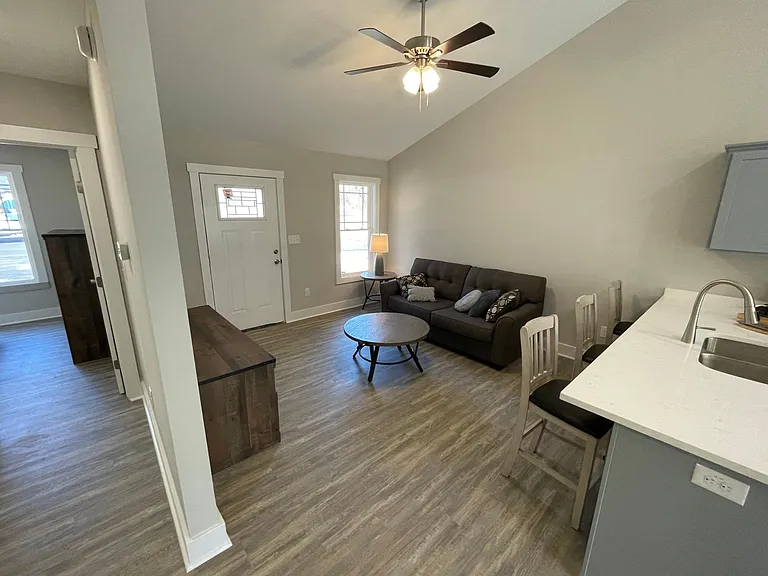 1308 S Main St — Photo 5