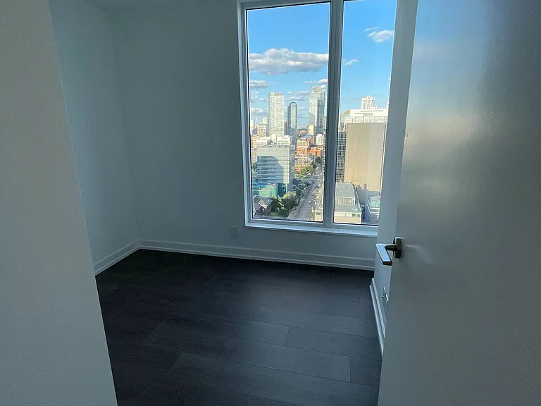 203 College St #2508 — Photo 31