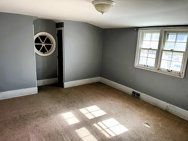 915 Perry Hwy — Photo 48