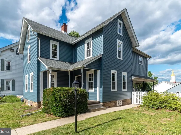 39 S 9th St, Quakertown, PA 18951