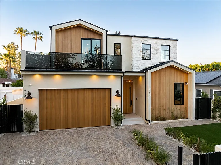 12249 Addison St — Photo 7