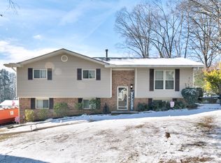 810 N Valley Wood Cir, Hixson, TN 37343