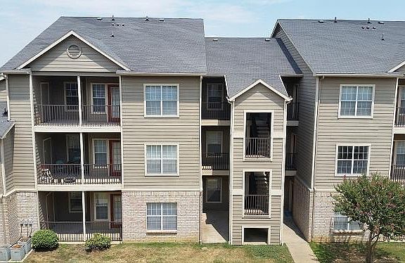 3rd image of 1103 Bernard St #504fdffc1