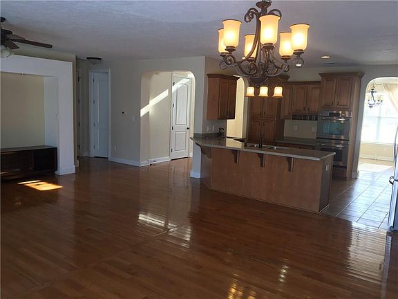 4th image of 2610 Wineland Creek Dr