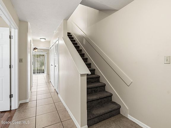 3rd image of 1917 Manor Dr NE