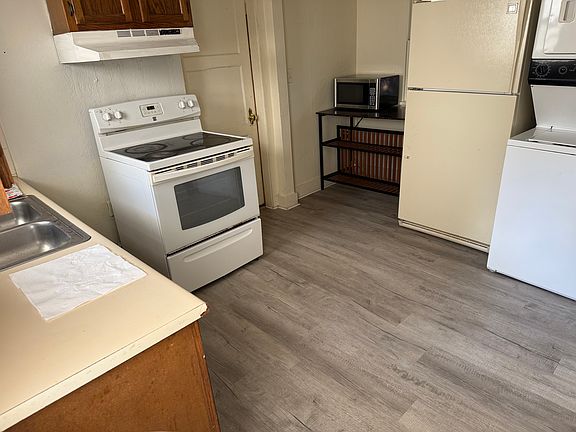 5th image of 2104 S Water St