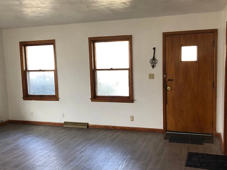 601 E High St — Photo 10