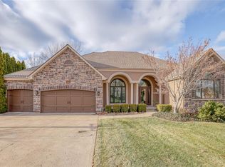 804 SW Springwater Ln, Lees Summit, MO 64081