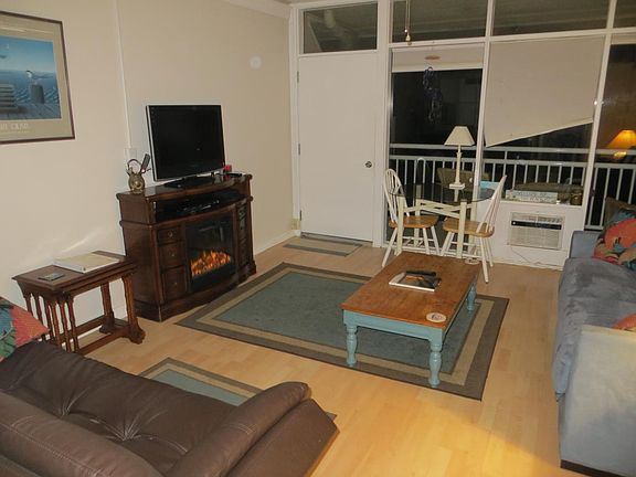 5th image of 4005 Atlantic Ave APT 303