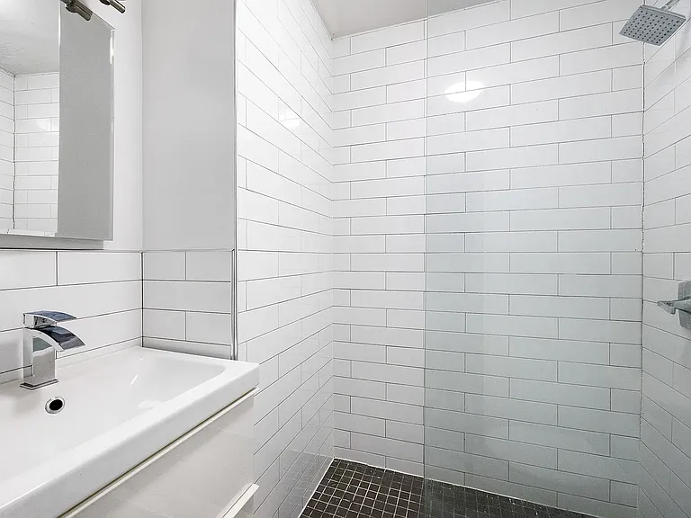 116 Bedford Ave #3L — Photo 10