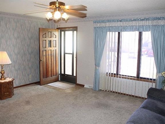 2nd image of 2205 Henry Dr