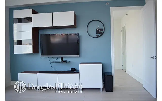Rented by Douglas Elliman | media 11