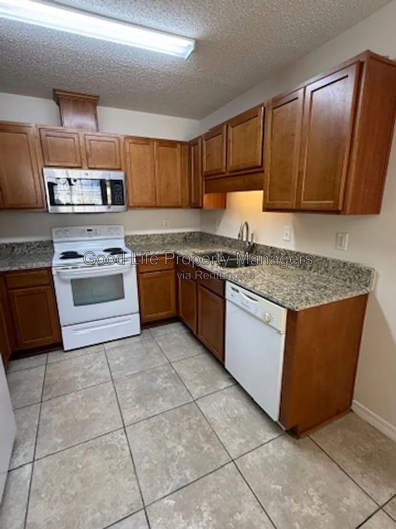 3 bed, 2.0 bath, 1150 sqft, $1,475 — Photo 4
