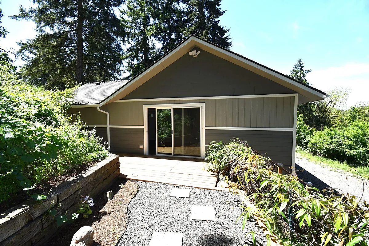 Building Photo - 157 Holloway Hts