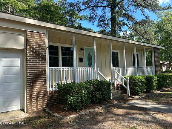 2nd image of 1719 Woodlawn Drive