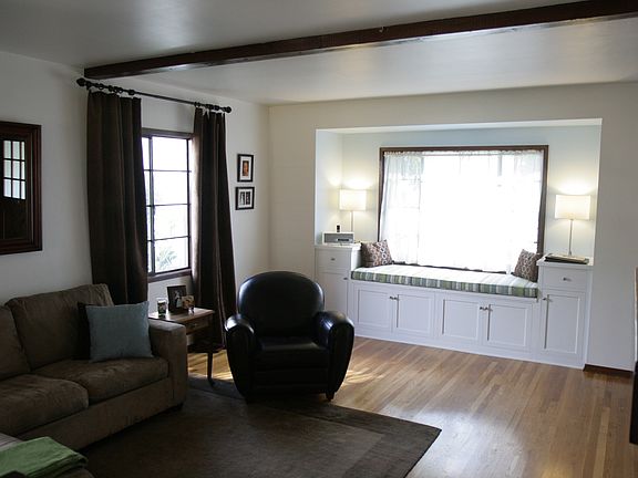 Window Seat w/ Built in Storage