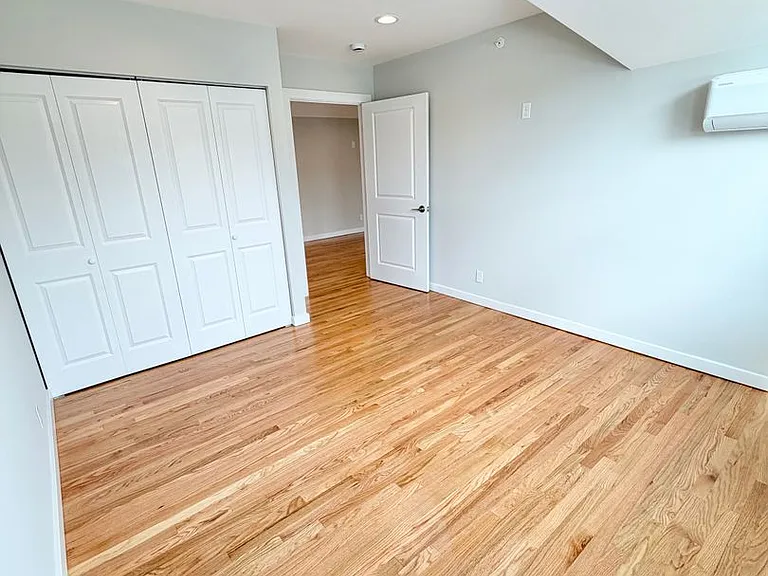 18 Cedar St — Photo 35