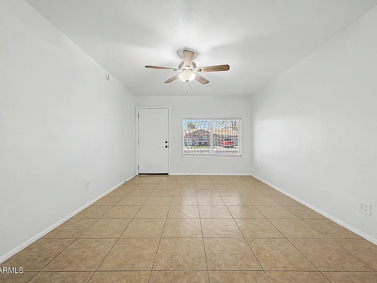 9010 W Griswold Rd — Photo 5