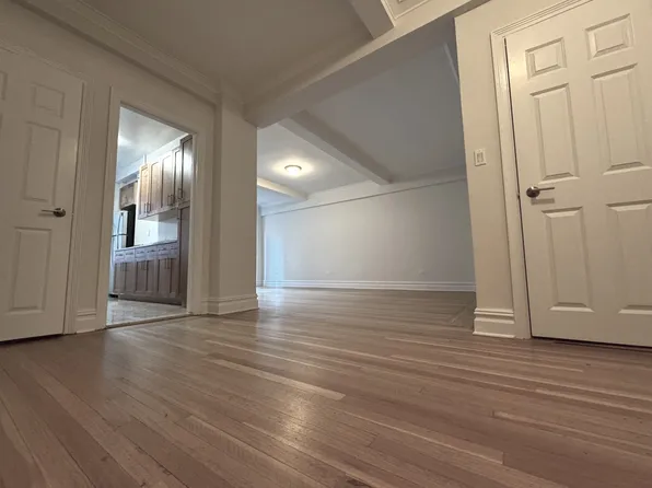 405 East 54th Street image 9 of 19