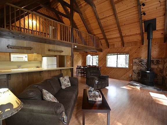 3rd image of 566 Blue Lake Springs Dr