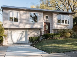 8914 W 147th St, Orland Park, IL 60462