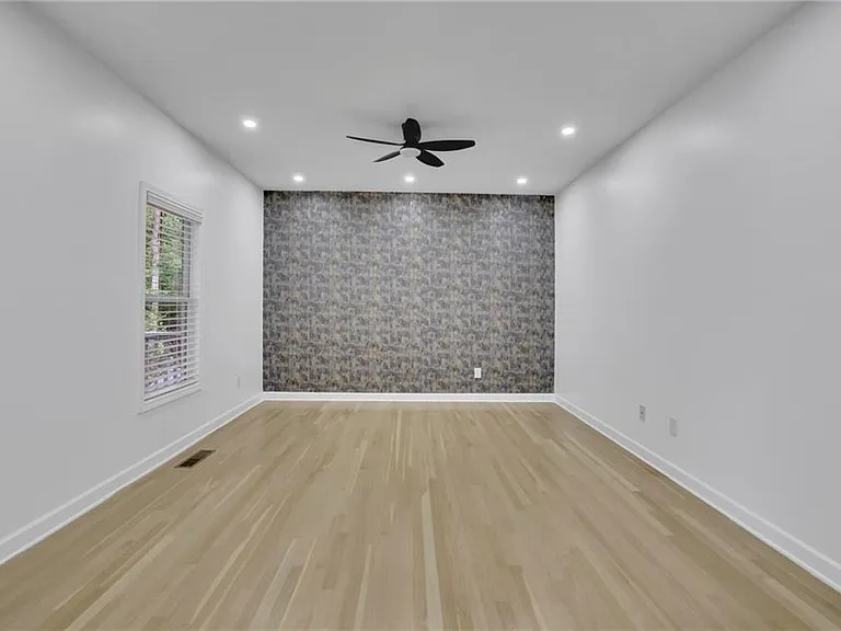 902 Whistler Ln — Photo 7