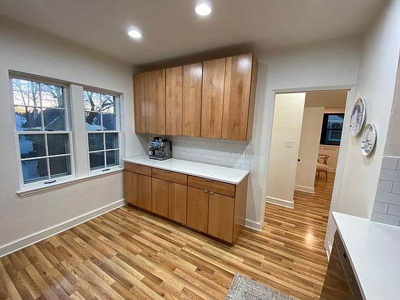4th image of 4346 N Ardmore Ave #2