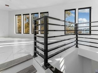 16 State Route 5 FLOOR 2, Edgewater, NJ 07020