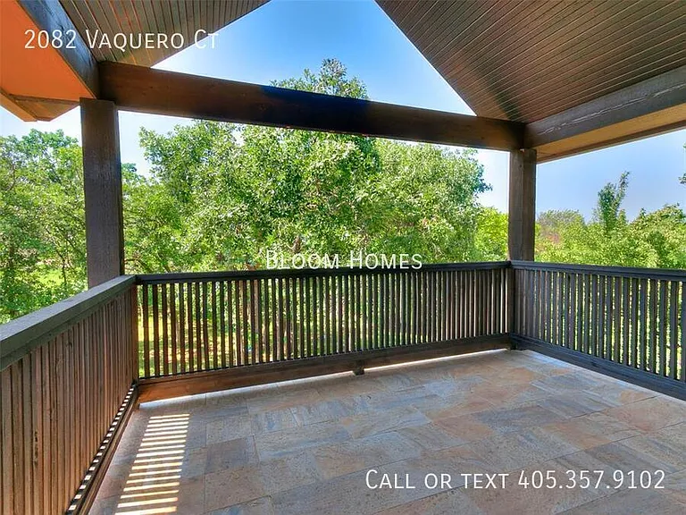 2082 Vaquero Ct — Photo 23