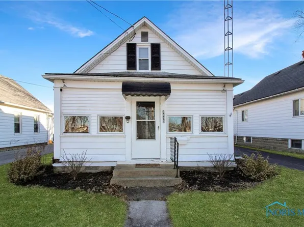 1106 E 2nd St, Pt Clinton, OH 43452