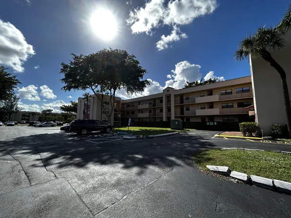 3252 Foxcroft Road #202, Miramar, FL 33025