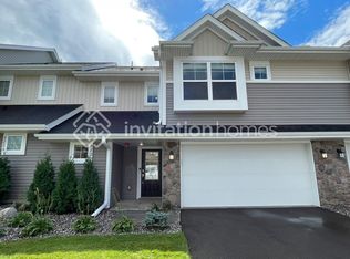 5229 Trotter Trl, Victoria, MN 55386