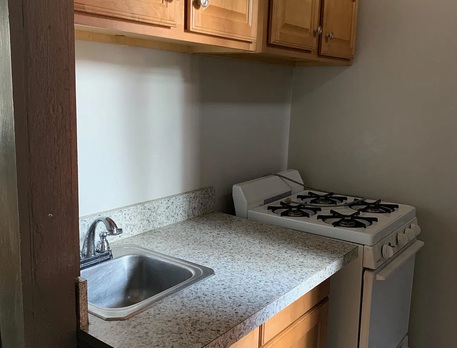 Studio, 550 sqft, $975 — Photo 2