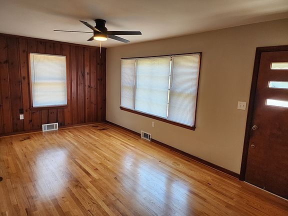 4th image of 237 Twin Oak Dr