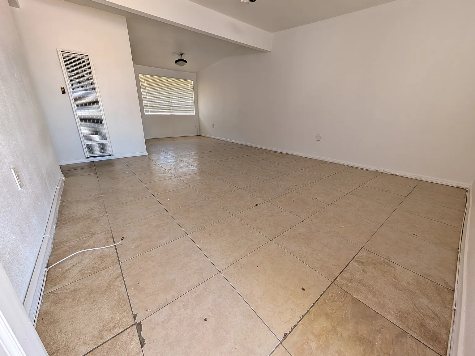 2 bed, 875 sqft, $1,575 — Photo 3