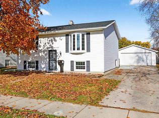 1200 W Bell Ave, Appleton, WI 54914