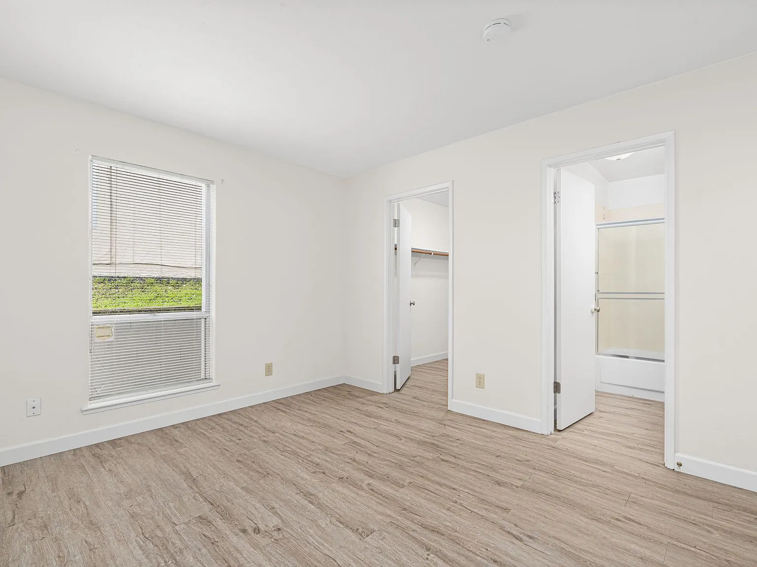 1 bed, 680 sqft, $2,000 — Photo 3