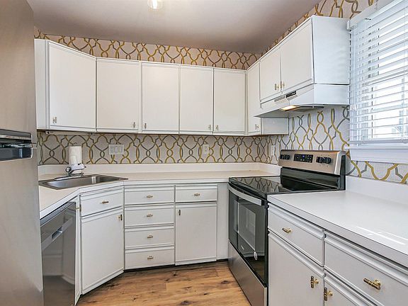 4th image of 109 Folger Ct #109