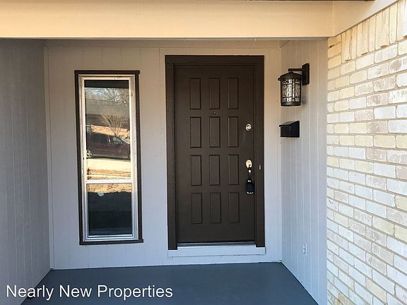 2nd image of 526 Stroud Ln